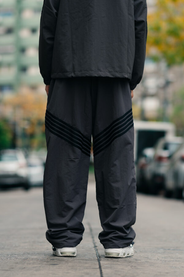 WLI-7-2- TRACK PANTS GANG